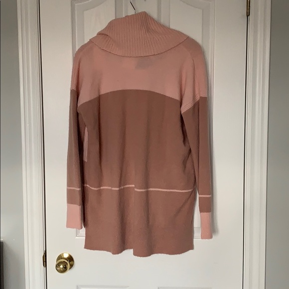 Turtle neck sweater - Picture 3 of 3